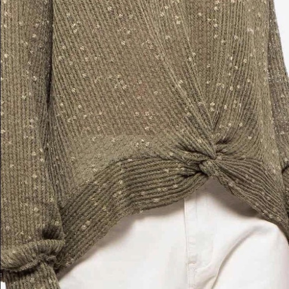 BLU PEPPER MEDIUM OPEN KNIT HI LO TOP NWT - Picture 4 of 6